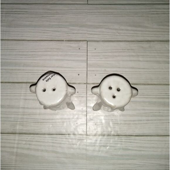 Bloomingville Stoneware Face Salt And Pepper Kitchen Decorative Shakers Set - Picture 2 of 9